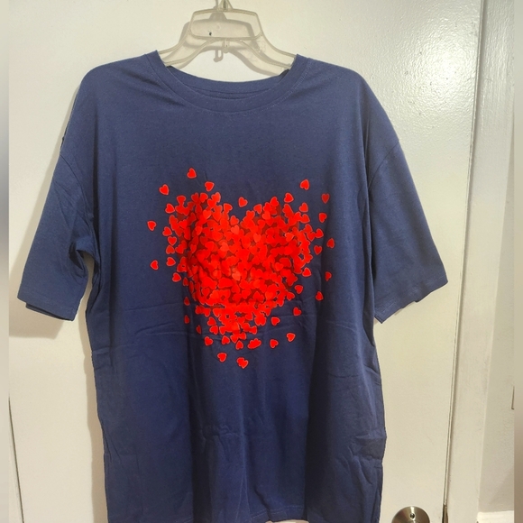 Two New Women's t-shirts - Picture 2 of 7